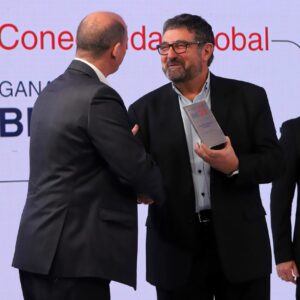 Ganador Conectividad global - Maximiliano Rossi (HSBC) y Rubén Horacio Paporello (BISIGNANO S.A.)