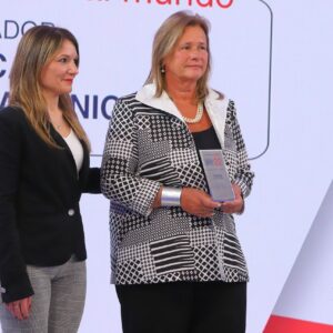 Ganadora Mujeres al mundo - Melisa Turano (HSBC) y Patricia Freuler de Ortiz (FINCAS PATAGÓNICAS S.A.)